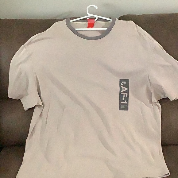 Nike Other - Nike Beige and Gray Short Sleeve Tee